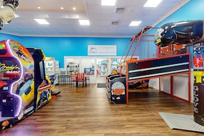 Games room - Oceanview condo with pool, hot tub, private balcony, & snowbird friendly (Myrtle Beach)