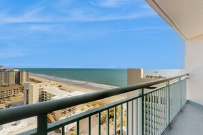 Property grounds - Oceanview condo with pool, hot tub, private balcony, & snowbird friendly (Myrtle Beach)