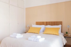 Huoneisto, parveke, kaupunkinäköala | 2 makuuhuonetta, pimennysverhot, silitysrauta/-lauta, ilmainen Wi-Fi