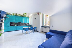Living area - Blue loft in the heart of Milan, only three Metro stops from Duomo! (Milano)