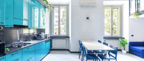 Fridge, microwave, oven, stovetop