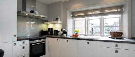 冰箱、烤箱、炉灶、洗碗机