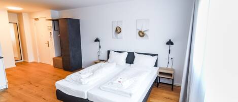 1 bedroom, travel cot, WiFi, bed sheets