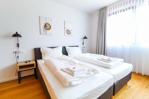 1 bedroom, travel cot, WiFi, bed sheets
