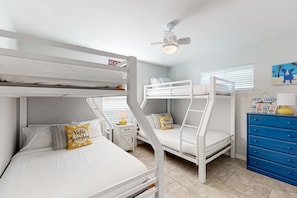 3 bedrooms, iron/ironing board, internet, bed sheets