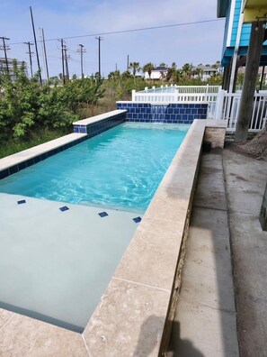 Pool - Lively beach house with fire pit, outdoor hangout, private pool - close to beach (Port Aransas)