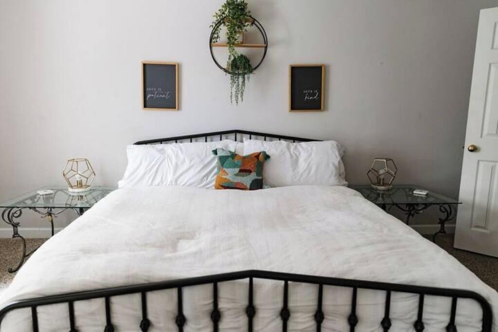 1 bedroom, iron/ironing board, travel crib, free WiFi