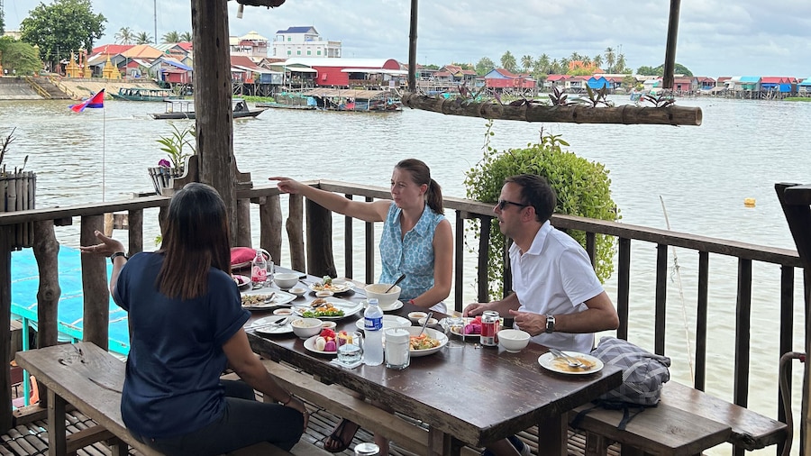 ST 63 Homestay & Tour Kampong Khleang