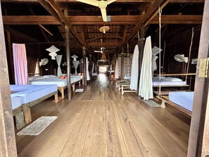 Basic Shared Dormitory, Balcony | Free WiFi - ST 63 Homestay & Tour Kampong Khleang (Sout Nikom)