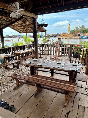 ST 63 Homestay & Tour Kampong Khleang 