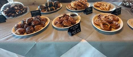 Petit déjeuner buffet compris tous les jours