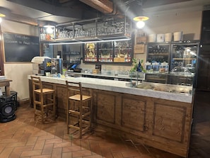 Bar (on property) - La Tenuta Dell'Argento Resort (Civitavecchia)