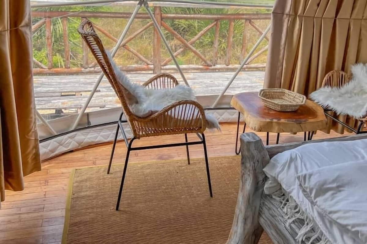 1 bedroom, laptop workspace, bed sheets