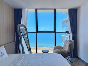Apartment, 1 Bedroom, Ocean View | 2 bilik tidur, cadar kapas Mesir, peralatan tempat tidur premium