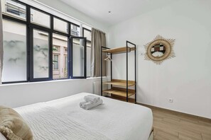 2 chambres, fer et planche à repasser, Wi-Fi, draps fournis