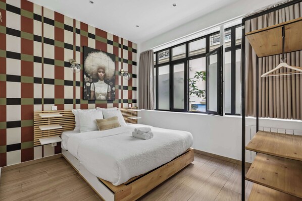 2 bedrooms, iron/ironing board, WiFi, bed sheets