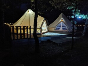 Terrace/patio - DOUBLE TENTS Glamping in Nature by Horizon Mohair, Espace Aster! (Saint-Projet)