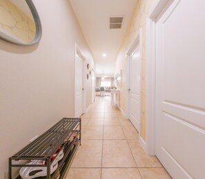 Interior - Luxury 5BR Villa – Heated Pool, Sunset Views, 10 Min to Disney & Animal Kingdom! (Kissimmee)