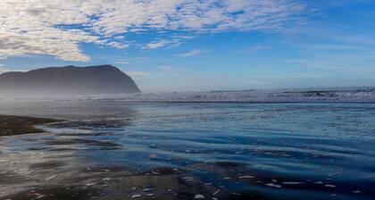 Spacious family friendly home, one block to the beach, with WiFi and game room