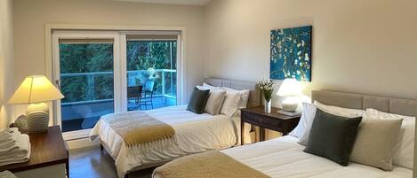 3 slaapkamers, een strijkplank/strijkijzer, wifi, beddengoed