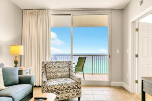 Leilighet, flere senger (Majestic Beach Towers 2-1002) | Oppholdsområde