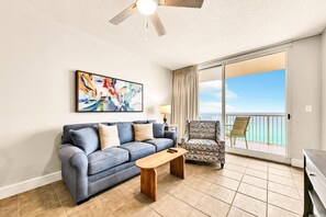 Leilighet, flere senger (Majestic Beach Towers 2-1002) | Oppholdsområde