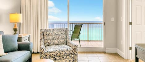 Appart'hôtel, plusieurs lits (Majestic Beach Towers 2-1002) | Coin séjour