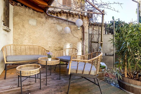 Terrace/patio - Two Bedroom Apartment (Castel San Pietro)