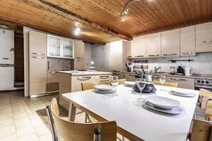 Oven, stovetop, dishwasher, coffee/tea maker - Two Bedroom Apartment (Castel San Pietro)