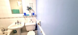 Hårføner og håndklær