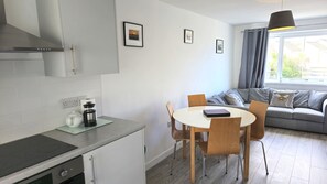 Fridge, microwave, oven, stovetop - Apartment with direct access to the beach & sea views! (Perranporth)