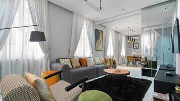 Family Apartment, Balcony, City View | Living area