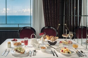 Daily full breakfast (EUR 38 per person) - 1926 Les Bains Private Spa Suites (Sliema)