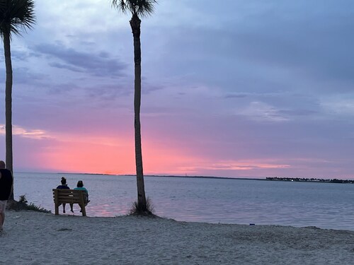 The Nautical Tarpon conveniently located near beaches 