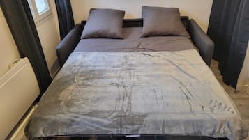 1 camera, ferro/asse da stiro, Wi-Fi, lenzuola