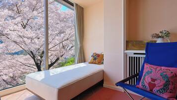 3 bedrooms, desk, iron/ironing board, WiFi