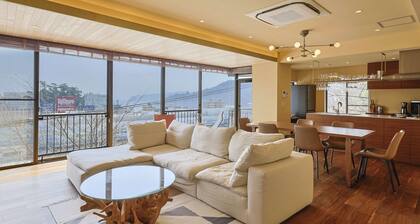 Private villa for up to 10 people with a panoramic view of Atami in front of you