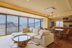 TV - UNDER CURRENT ATAMI | Private Villa with Hot Springs & Fireworks View (熱海市)