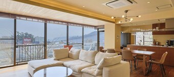 Fireworks view | Barrel sauna and hot spring baths | Ocean view | 5 min. walk from train station | Villa for rent