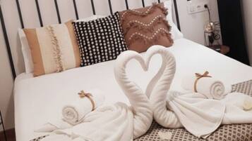 3 slaapkamers, een strijkplank/strijkijzer, wifi, beddengoed