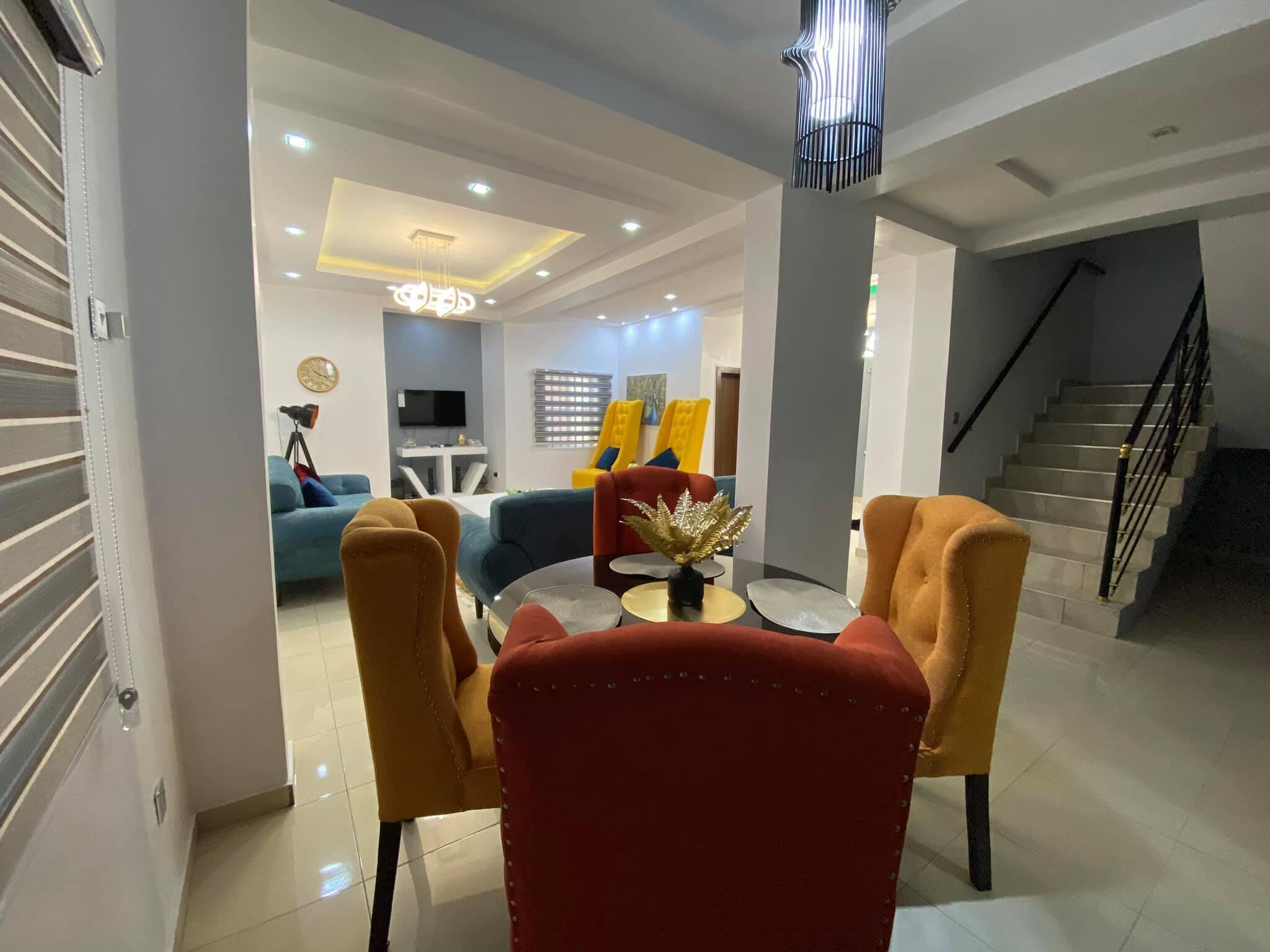 Family Apartment, Balcony, City View | Dining room