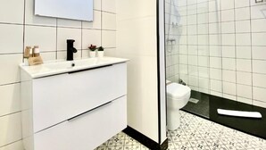 تجهيزات دش، مناشف، صابون، شامبو