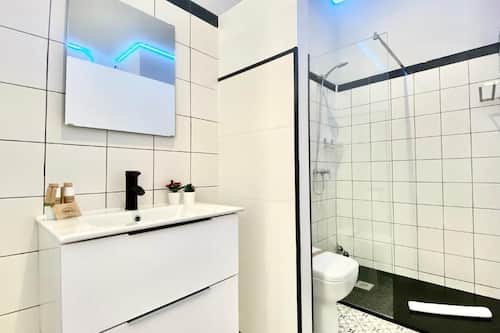 Dusche, Handtücher, Seife, Shampoo