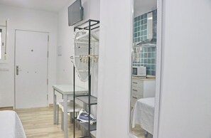 1 bedroom, bed sheets