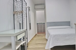 1 sovrum och sängkläder