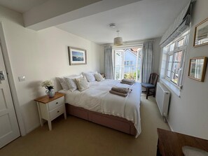 3 Schlafzimmer, Bügeleisen/Bügelbrett, Reisekinderbett, kostenloses WLAN