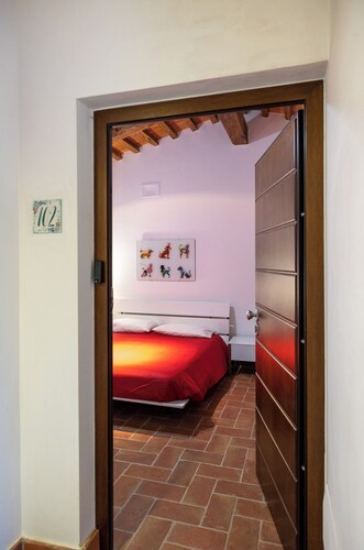ROOM 102 Lovely place surrounded by greenery just a stone's throw from the sea of Sperlonga.