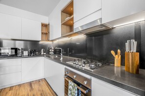 Fridge, microwave, oven, coffee/tea maker