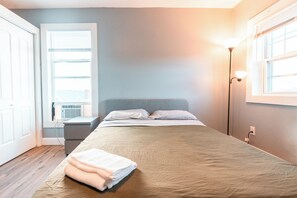 4 bedrooms, WiFi, bed sheets - Spacious apartment close to UMass Medical (Worcester)