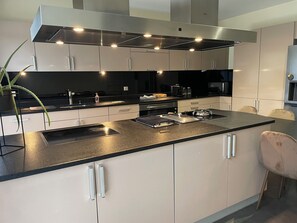 Fridge, microwave, oven, coffee/tea maker